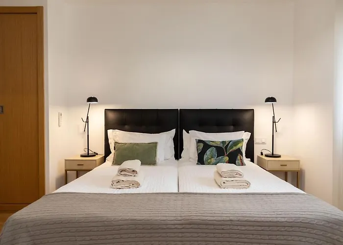 October 5th Collection By Rent-a-key פונשל